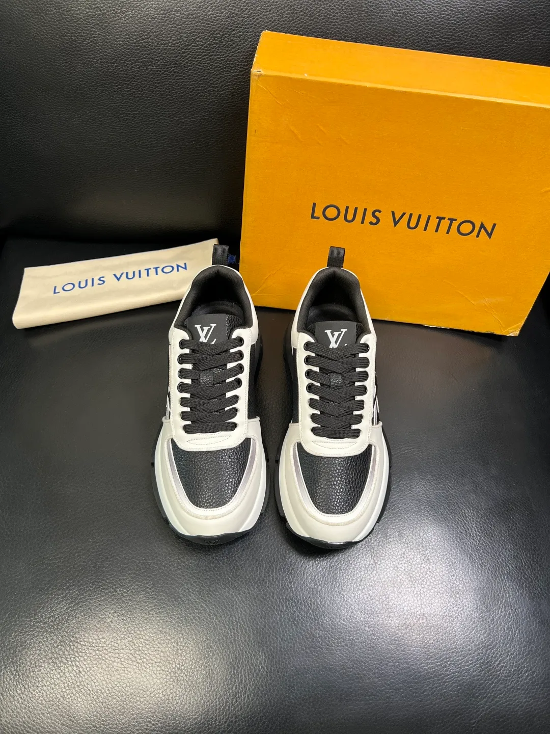 Men's shoes 💰 780 Lv High quality top crafts Louis Vuitton, sports sneakers counter synchronization, uppers imported from Italy, high-quality splicing with colorful and complex crafts, imported lambswool lining soft and comfortable, soles: original soles specially provided by the original factory, T men's shoes 💰U exclusive movable molded soles super comfortable, original and single goods, high quality, welcome to compare, code number 39-44 (customized 38 45)